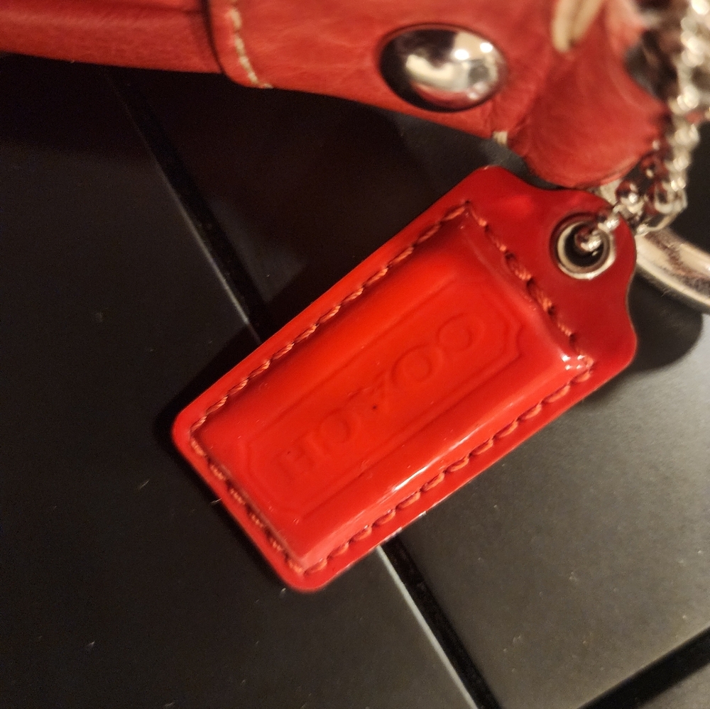 vintage Coach Ergo Hobo bag in red milled leather. - Picture 10 of 12
